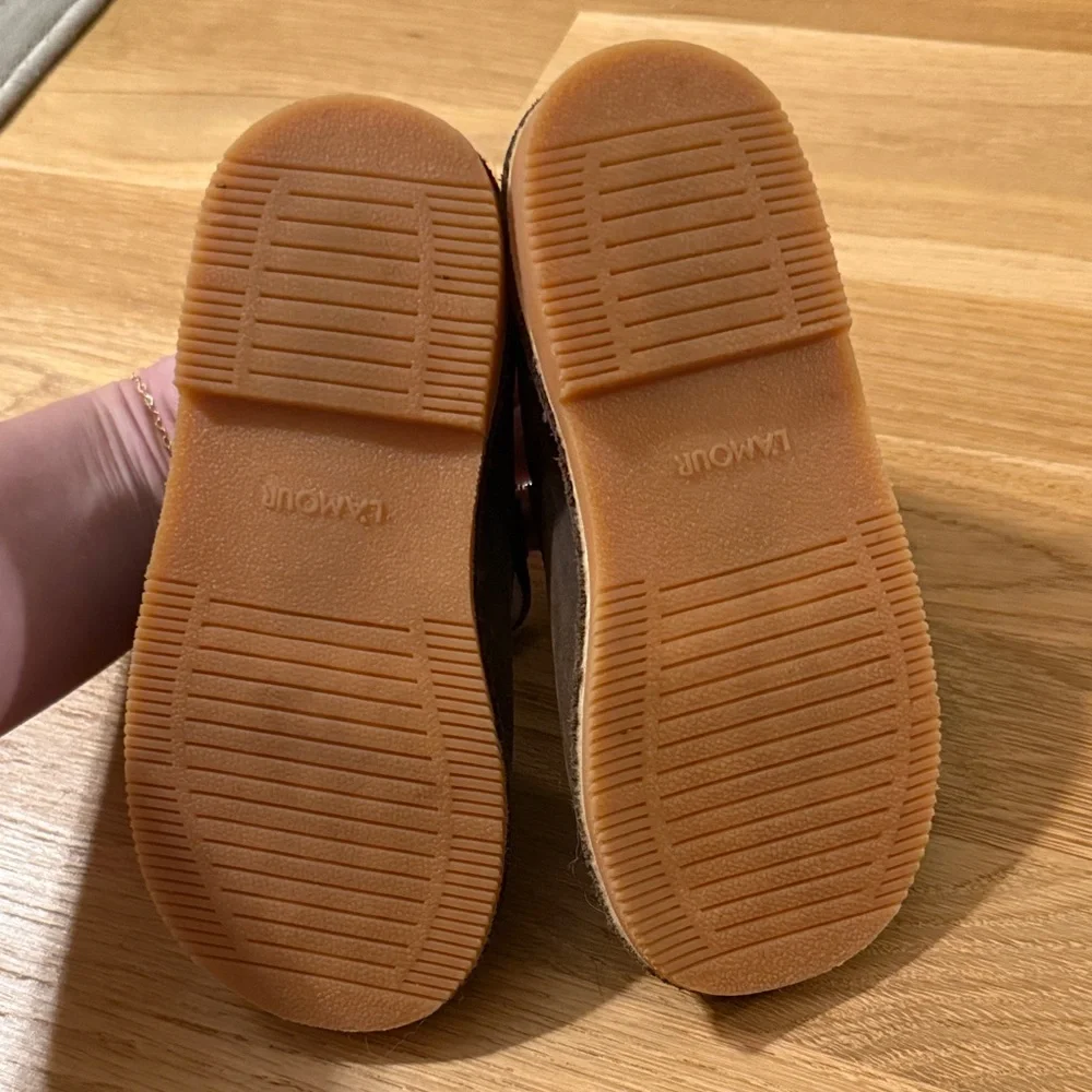 LAmour size 11